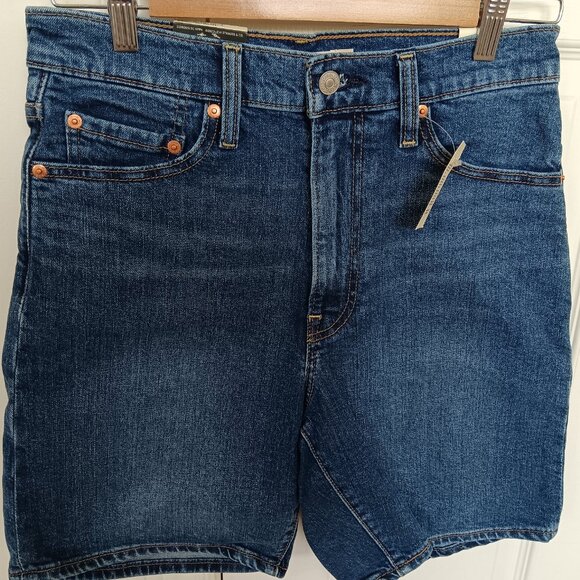 Levi's dark wash bermuda shorts BNWT - Picture 2 of 6